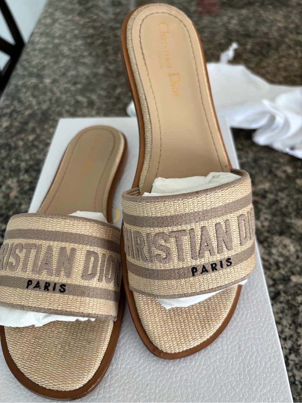 Dior Tan/Neutral Slide - Picture 4 of 8